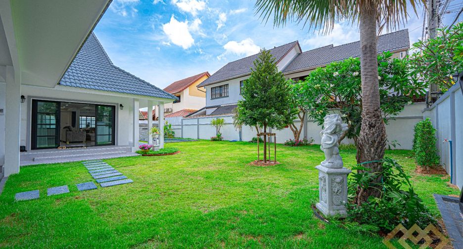 For sale 4 bedrooms house in East Pattaya, Pattaya