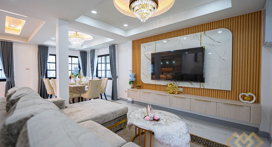 For sale 4 bedrooms house in East Pattaya, Pattaya