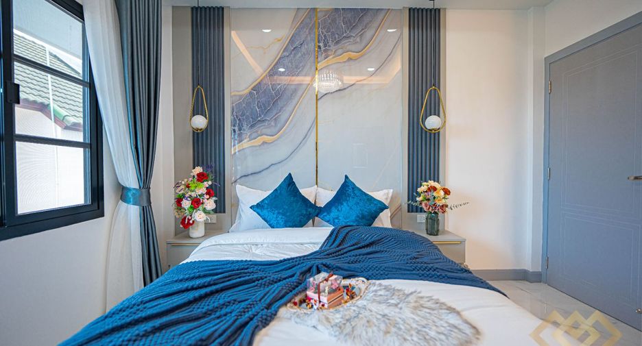 For sale 4 bedrooms house in East Pattaya, Pattaya