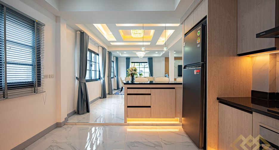 For sale 4 bedrooms house in East Pattaya, Pattaya