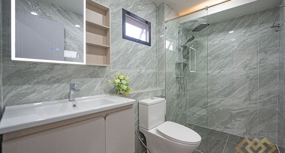 For sale 4 bedrooms house in East Pattaya, Pattaya