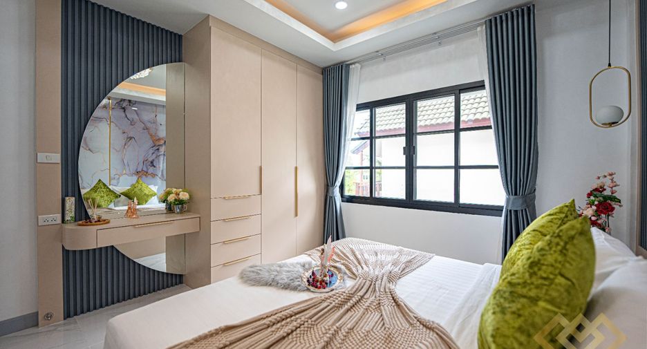 For sale 4 bedrooms house in East Pattaya, Pattaya