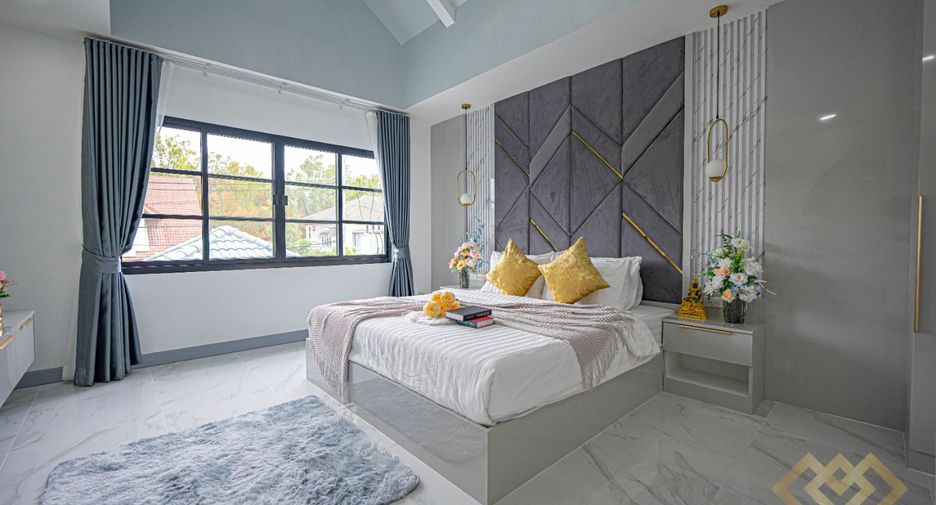 For sale 4 bedrooms house in East Pattaya, Pattaya