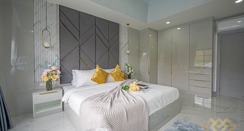 For sale 4 bedrooms house in East Pattaya, Pattaya