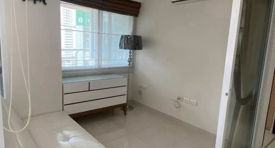 Condo en alquiler de 3 habitaciones en Khlong Toei, Bangkok