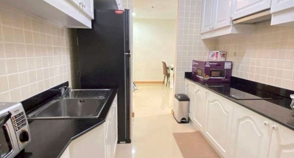 Condo en alquiler de 3 habitaciones en Khlong Toei, Bangkok