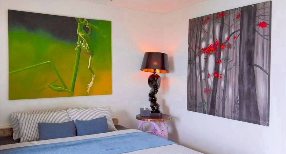 For rent 3 bedrooms condo in Khlong Toei, Bangkok