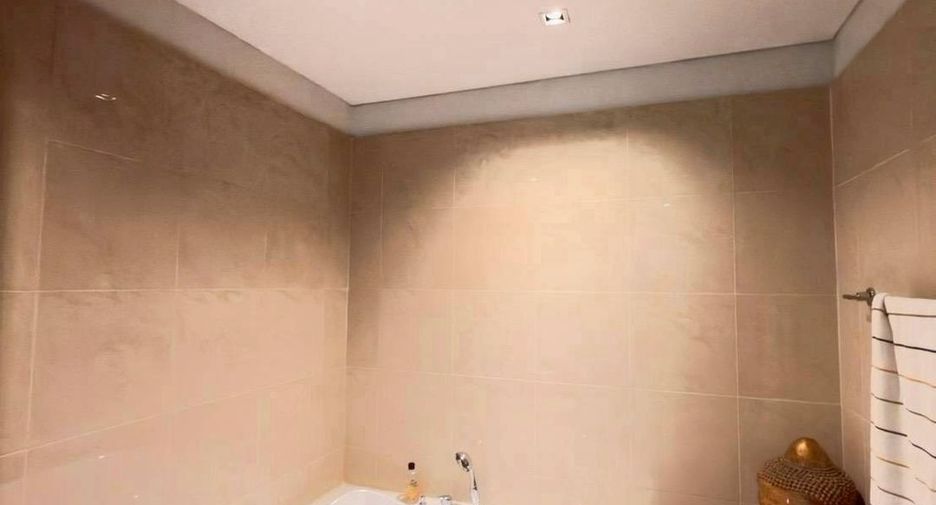 For rent 3 bedrooms condo in Khlong Toei, Bangkok
