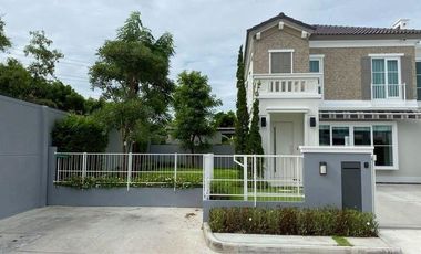 For rent 2 bedrooms townhouse in Prawet, Bangkok