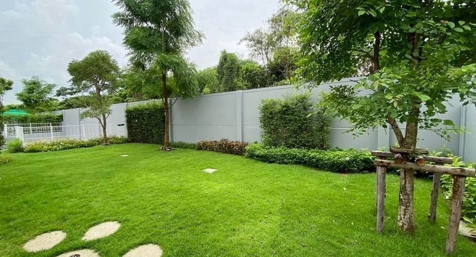 For rent 2 bedrooms townhouse in Prawet, Bangkok
