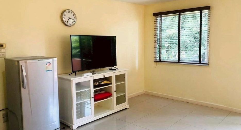 For rent 4 bedrooms house in Watthana, Bangkok