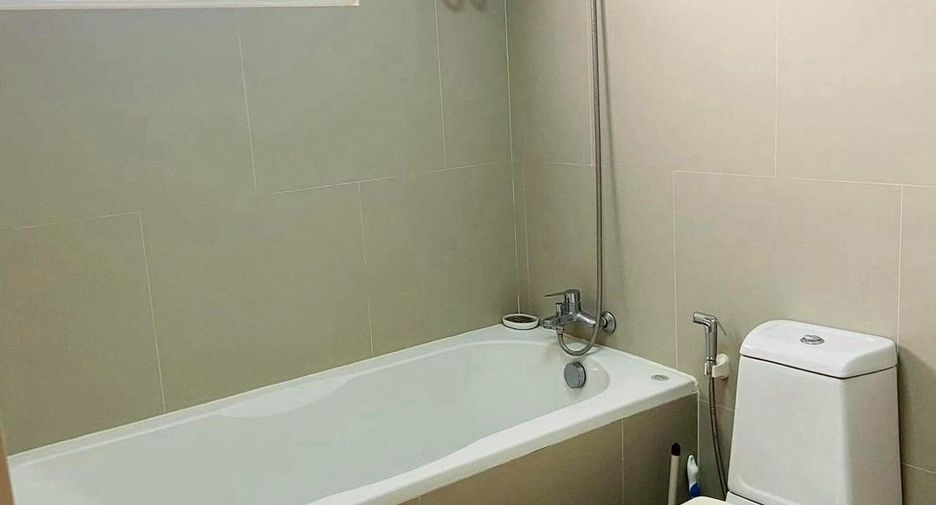 For rent 4 bedrooms house in Watthana, Bangkok