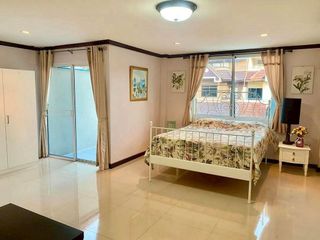 For rent 4 bedrooms townhouse in Prawet, Bangkok