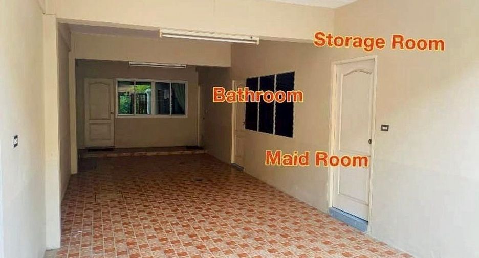 For rent 4 bedrooms townhouse in Prawet, Bangkok