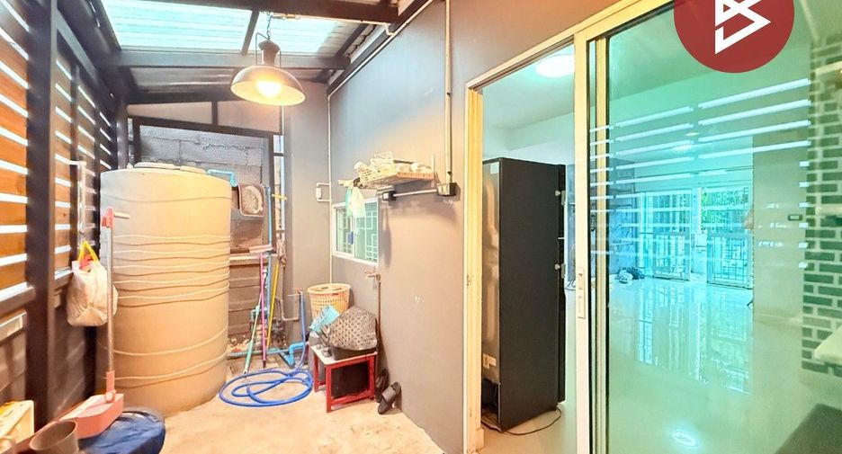 Продажа 3 спальни таунхаус в Bang Bua Thong, Нонтабури