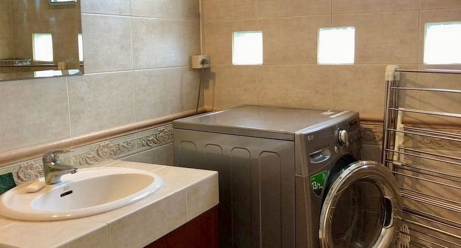 For rent 2 bedrooms condo in Ratchathewi, Bangkok