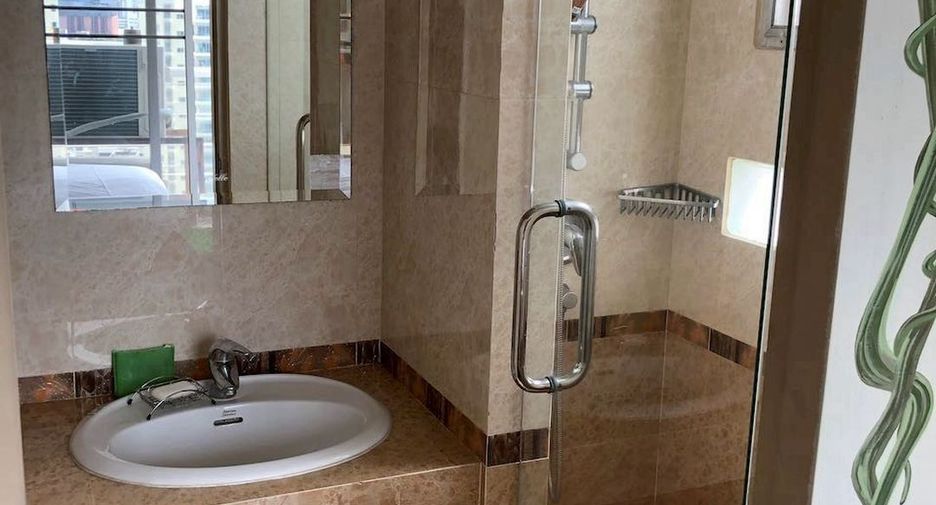 For rent 2 bedrooms condo in Ratchathewi, Bangkok