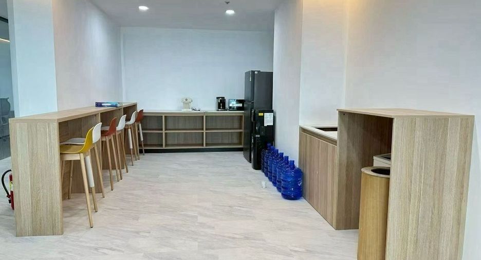 For rent office in Huai Khwang, Bangkok