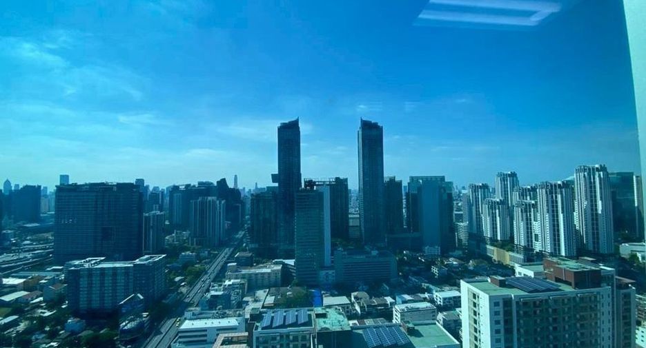 For rent office in Huai Khwang, Bangkok