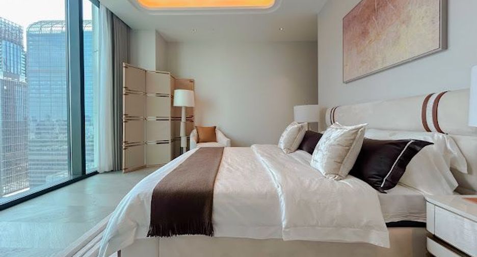 For rent 3 bedrooms condo in Sathon, Bangkok