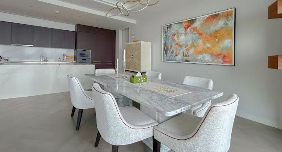 For rent 3 bedrooms condo in Sathon, Bangkok