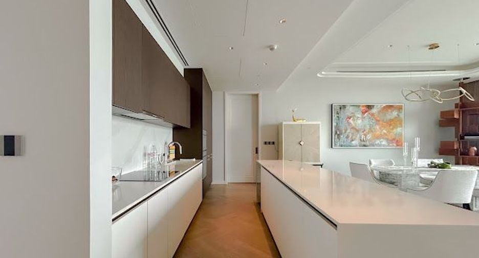 For rent 3 bedrooms condo in Sathon, Bangkok