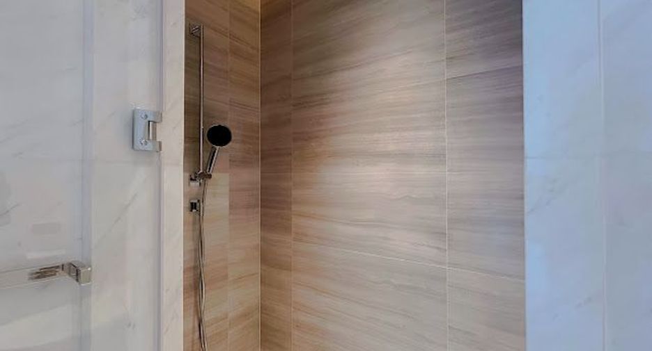 For rent 3 bedrooms condo in Sathon, Bangkok