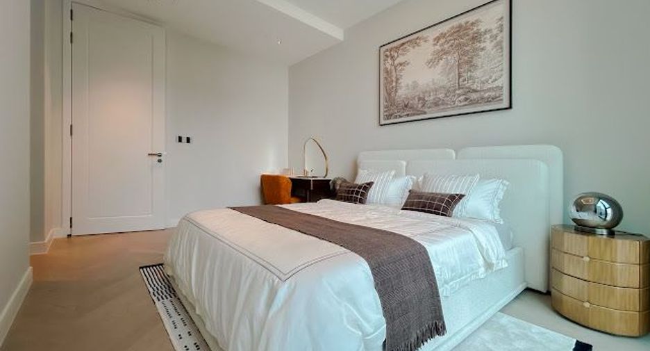 For rent 3 bedrooms condo in Sathon, Bangkok