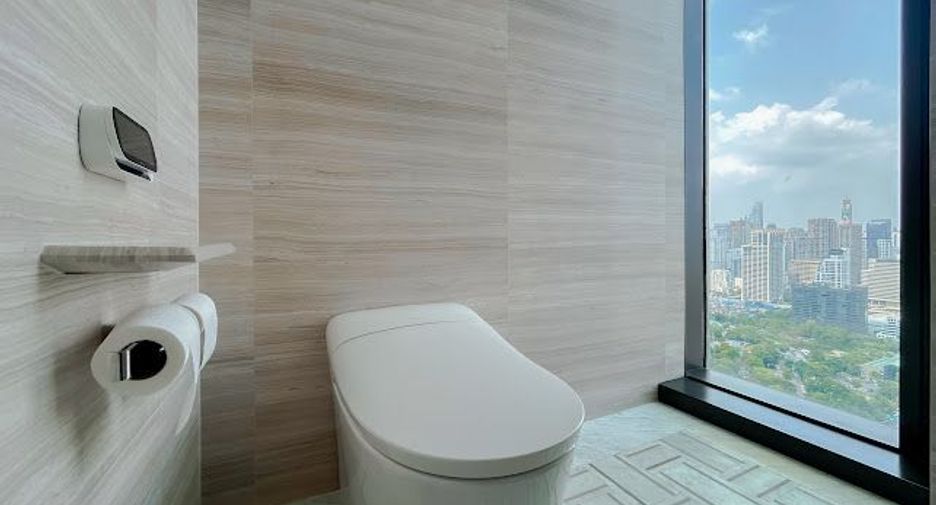 For rent 3 bedrooms condo in Sathon, Bangkok
