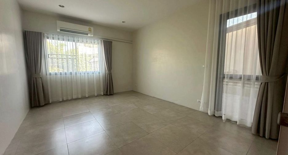 Haus zur Miete mit 3 Zimmer in Watthana, Bangkok