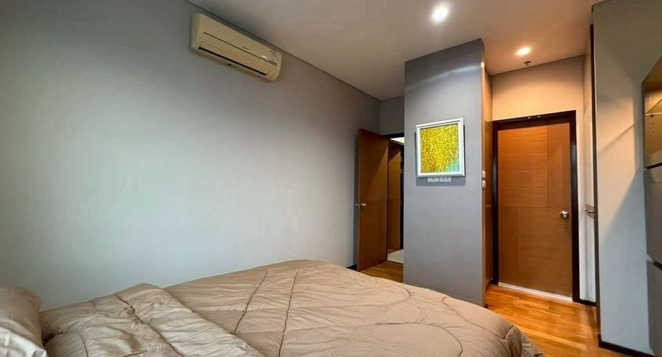 For rent 2 bedrooms condo in Khlong San, Bangkok