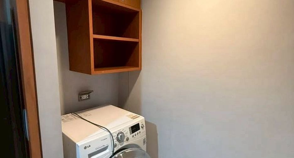 For rent 2 bedrooms condo in Khlong San, Bangkok