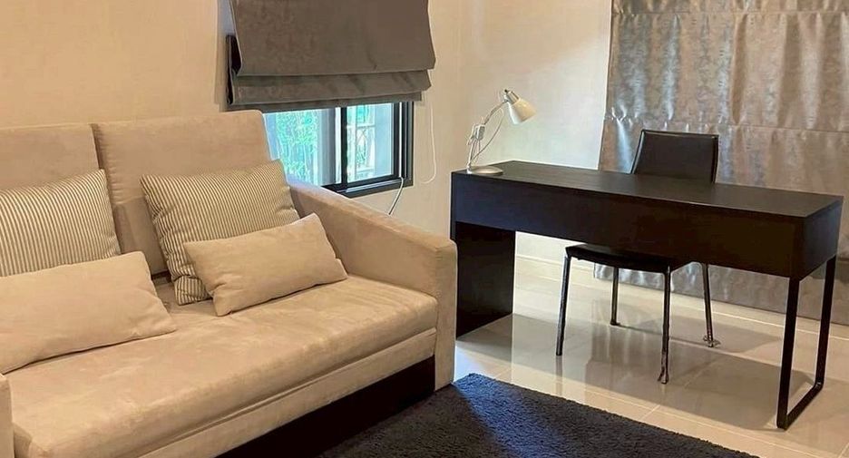 For rent 4 bedrooms house in Bang Kapi, Bangkok