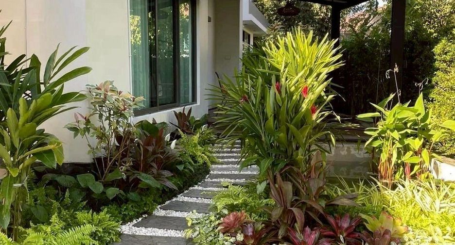 For rent 4 bedrooms house in Bang Kapi, Bangkok
