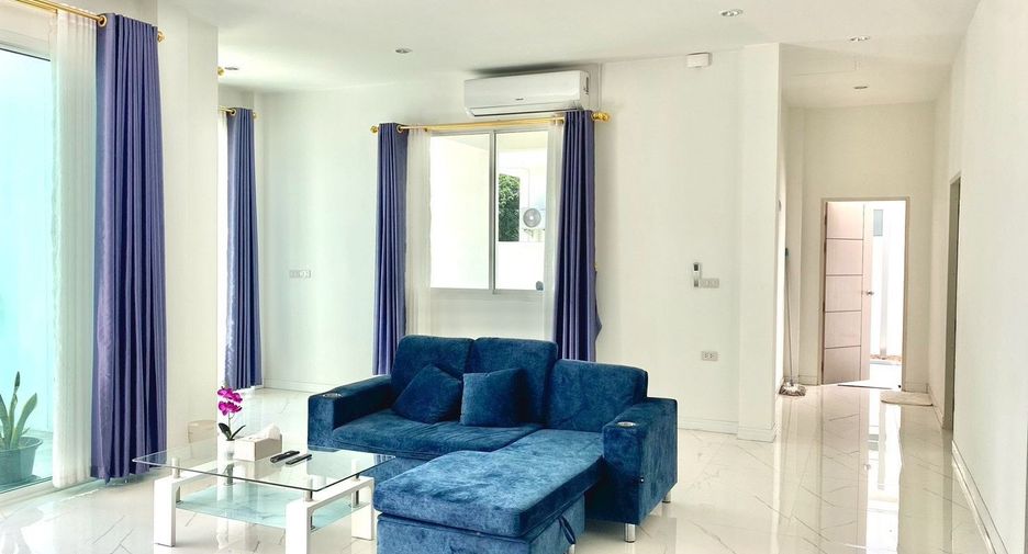 For rent 3 bedrooms villa in East Pattaya, Pattaya