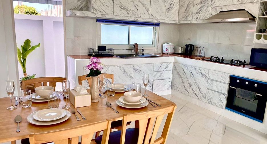 For rent 3 bedrooms villa in East Pattaya, Pattaya