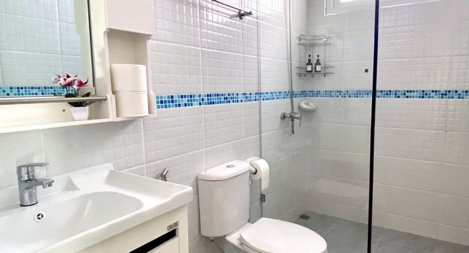 For rent 3 bedrooms villa in East Pattaya, Pattaya