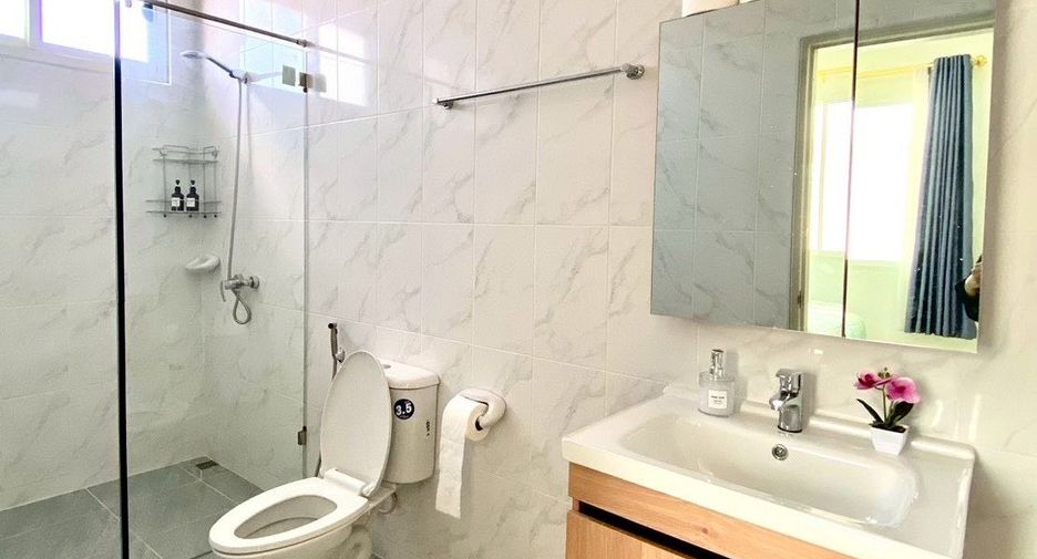 For rent 3 bedrooms villa in East Pattaya, Pattaya