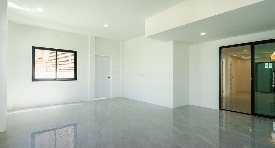 For sale 4 bedrooms house in Pak Kret, Nonthaburi