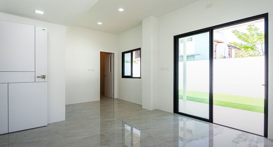 For sale 4 bedrooms house in Pak Kret, Nonthaburi