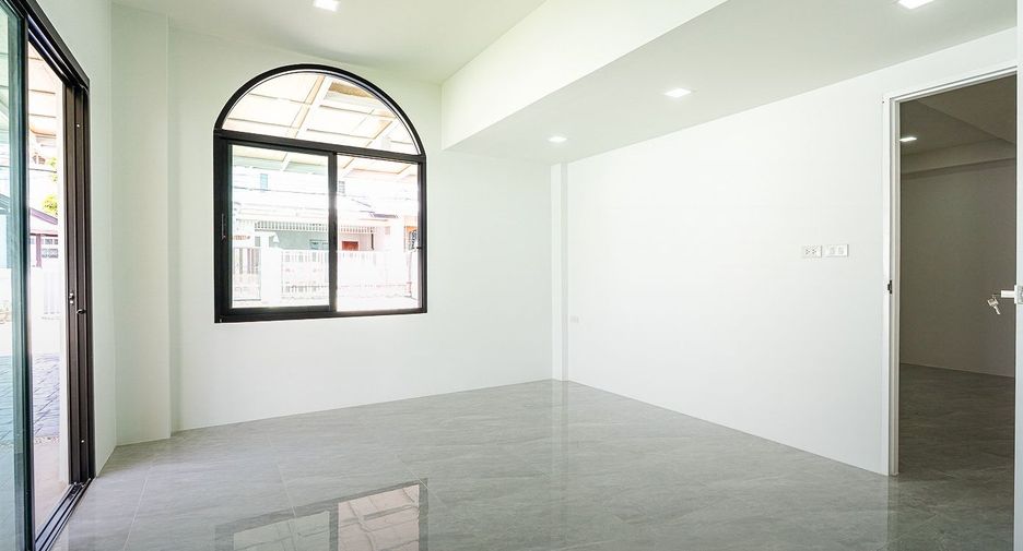 For sale 4 bedrooms house in Pak Kret, Nonthaburi