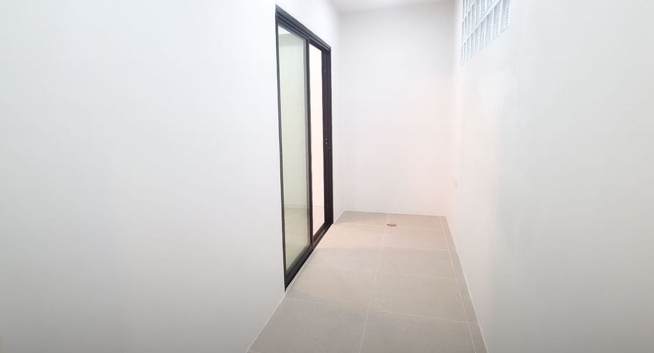 For sale 4 bedrooms house in Pak Kret, Nonthaburi