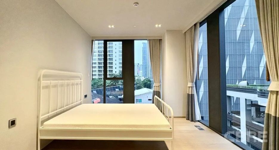 For rent 3 bedrooms condo in Pathum Wan, Bangkok