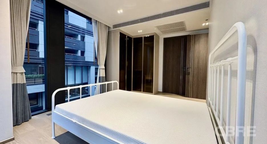 For rent 3 bedrooms condo in Pathum Wan, Bangkok