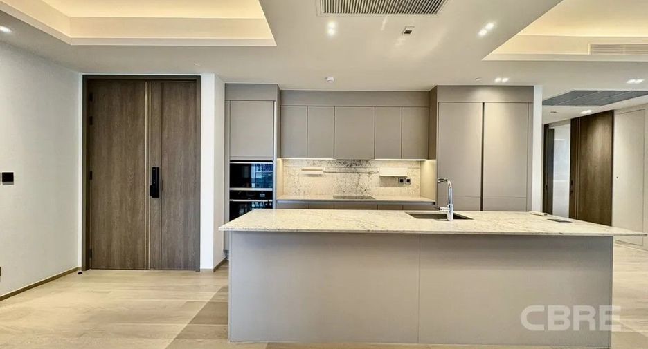 For rent 3 bedrooms condo in Pathum Wan, Bangkok