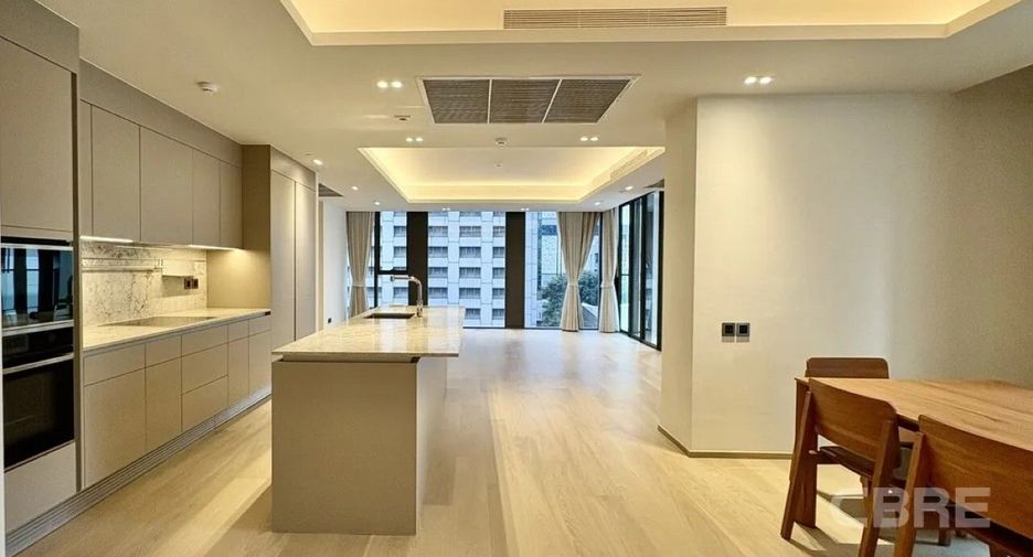 For rent 3 bedrooms condo in Pathum Wan, Bangkok