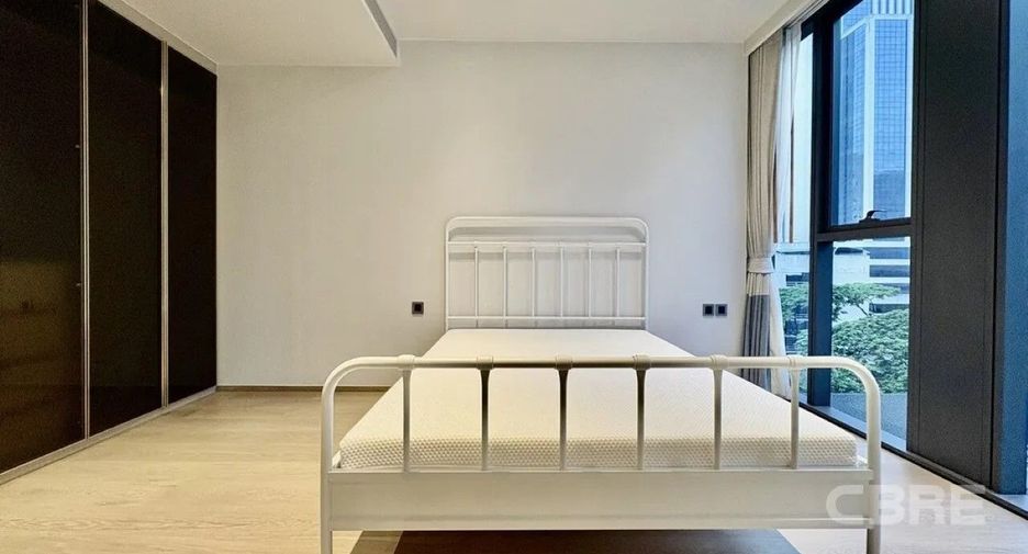 For rent 3 bedrooms condo in Pathum Wan, Bangkok