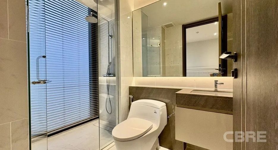 For rent 3 bedrooms condo in Pathum Wan, Bangkok