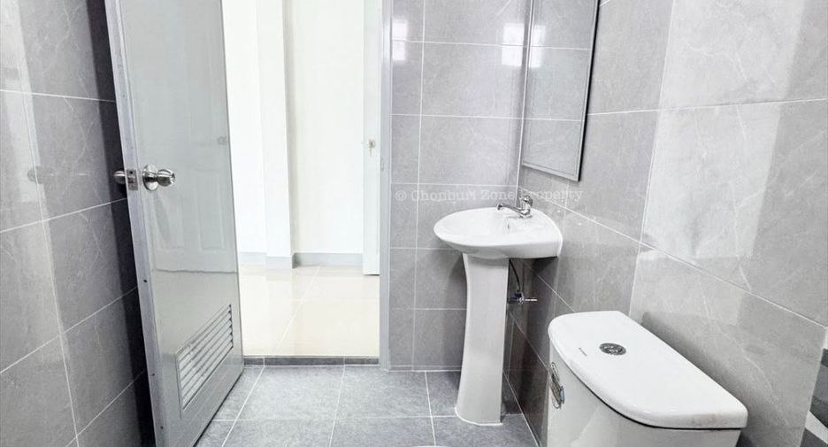 Haus zum Kauf mit 3 Zimmer in Si Racha, Chonburi
