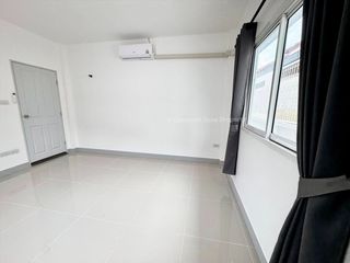 Haus zum Kauf mit 3 Zimmer in Si Racha, Chonburi